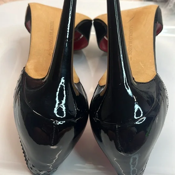 MANOLO BLAHNIK VINTAGE PATENT HEEL - Picture 4 of 13